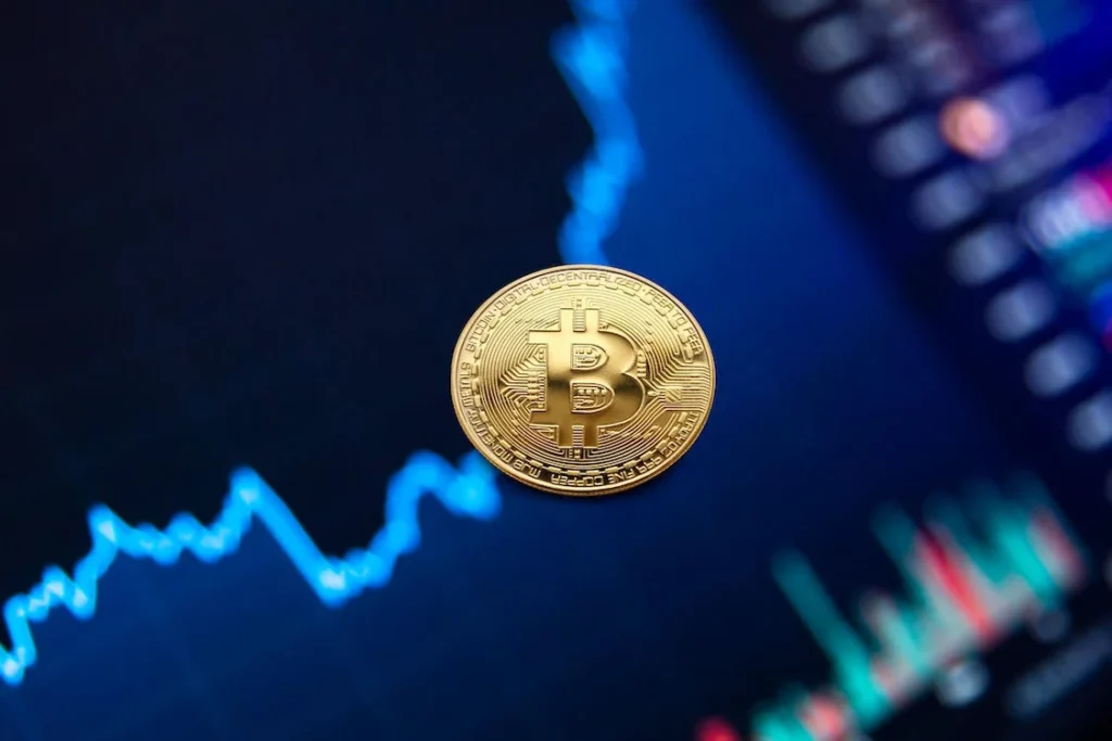 Bitcoin auf dem Grafikbildschirm platziert