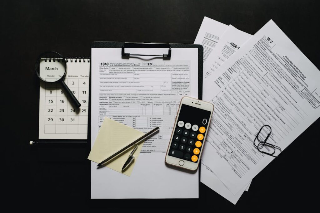 Smartphone-on-a-Clipboard-with-Blank-Tax-Forms